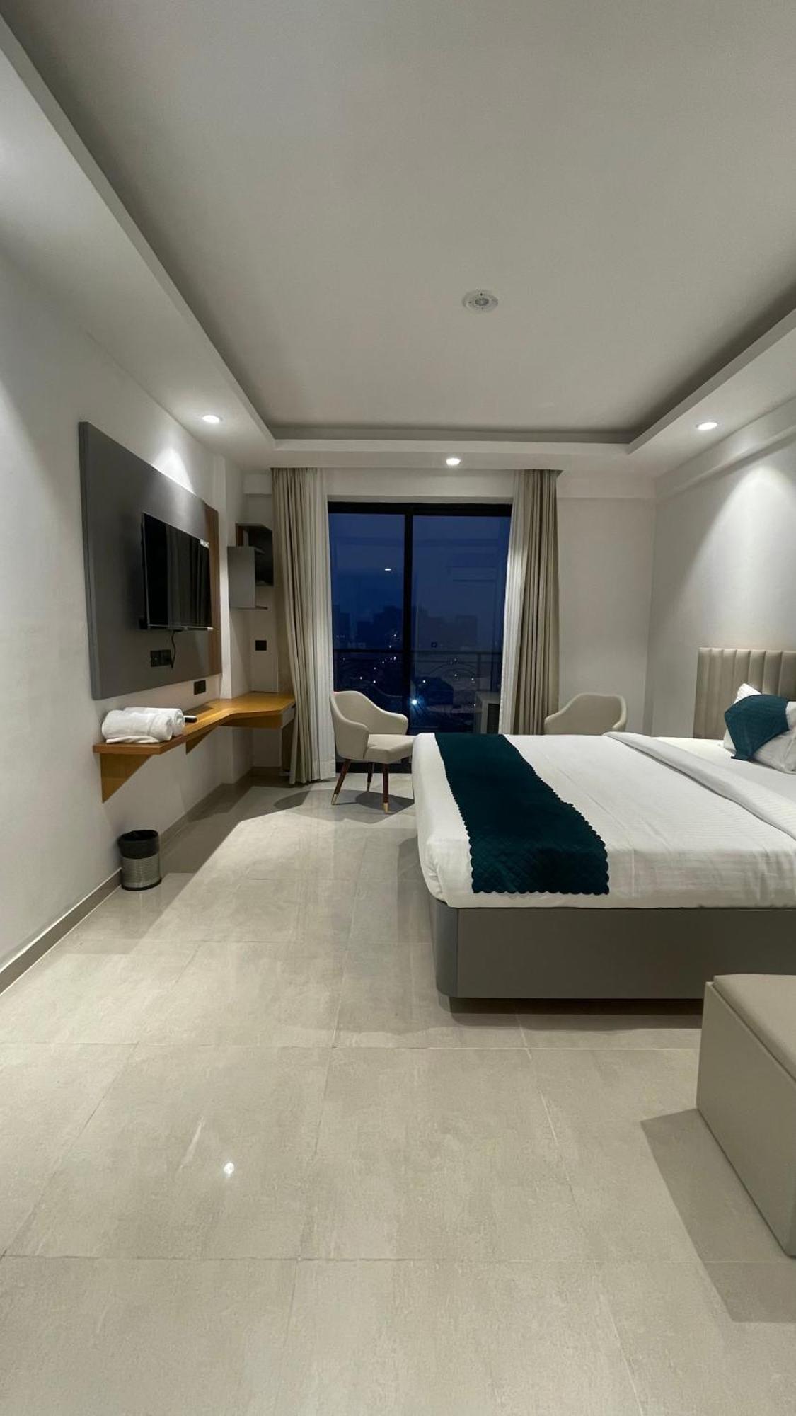 Hotel Maple Tree - Near Ekana Cricket Stadium - 러크나우 외부 사진