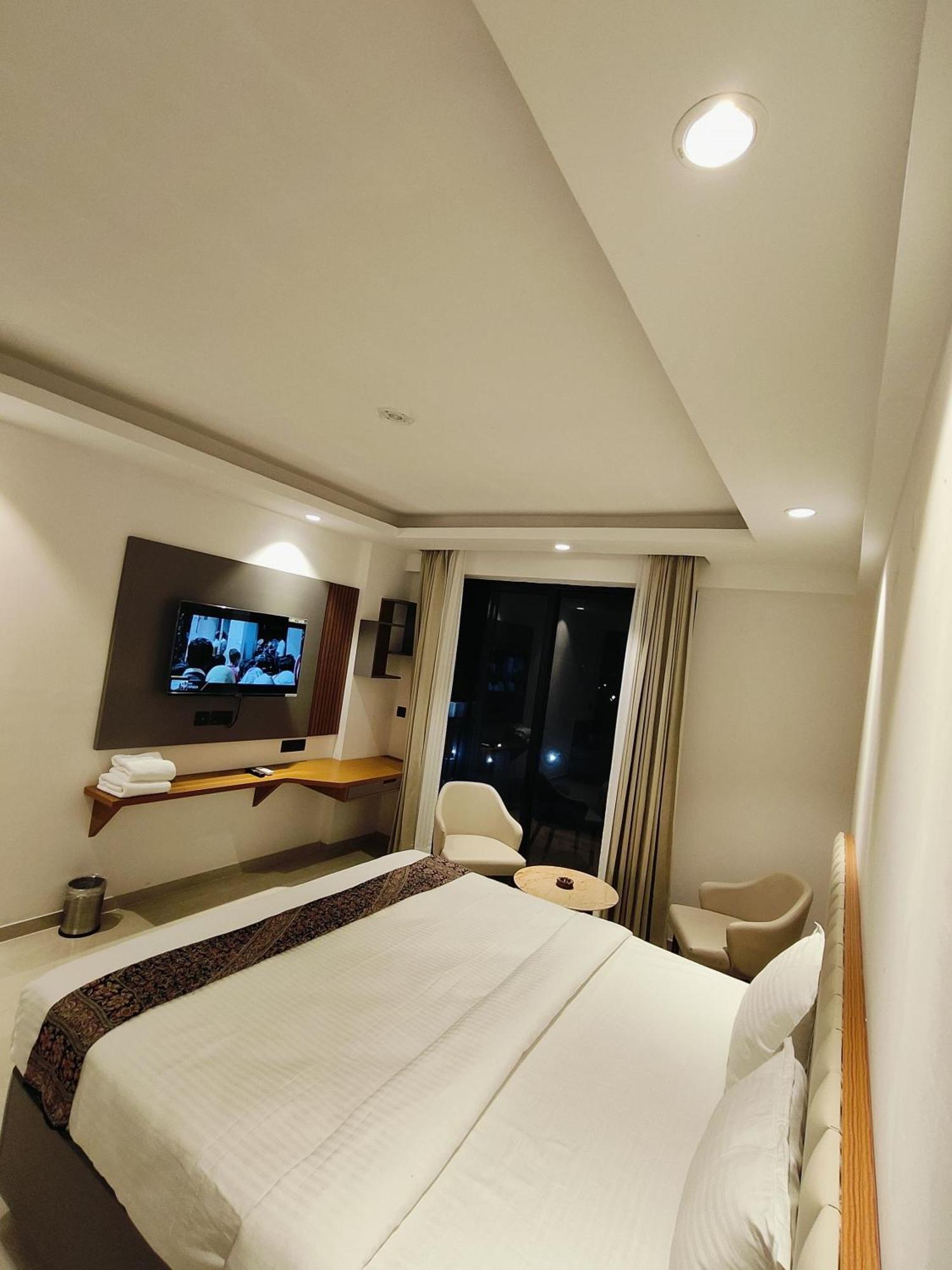Hotel Maple Tree - Near Ekana Cricket Stadium - 러크나우 외부 사진