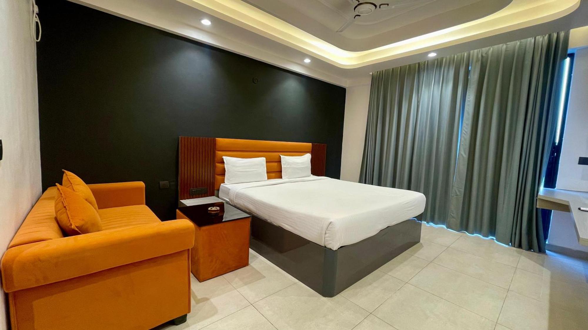 Hotel Maple Tree - Near Ekana Cricket Stadium - 러크나우 외부 사진